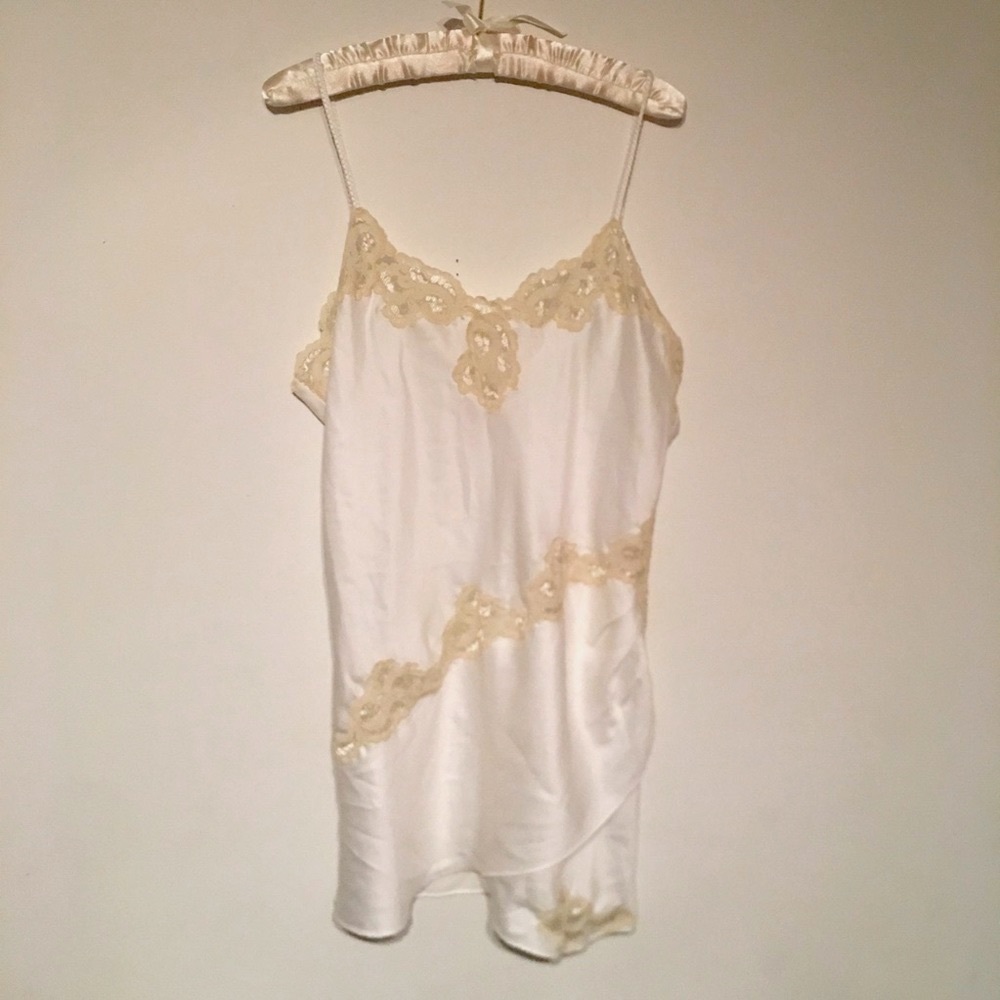 VINTAGE VICTORIA SECRET GOLD LABEL NEGLIGEE
